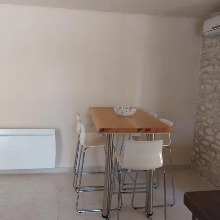 La Cave De Peres Ayguetinte